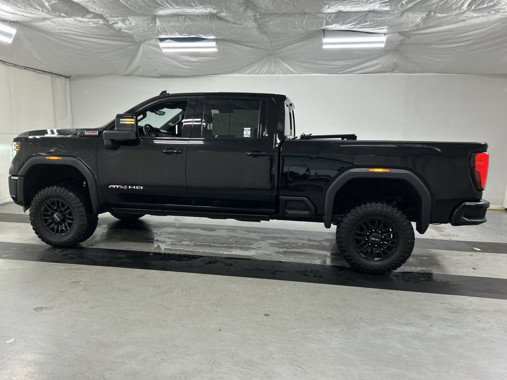 Used 2024 GMC Sierra 2500 AT4 w/ Technology Package AWD/4WD image 6