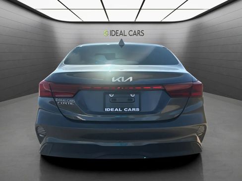 Used 2022 Kia Forte LXS w/ LXS Technology Package FWD image 6