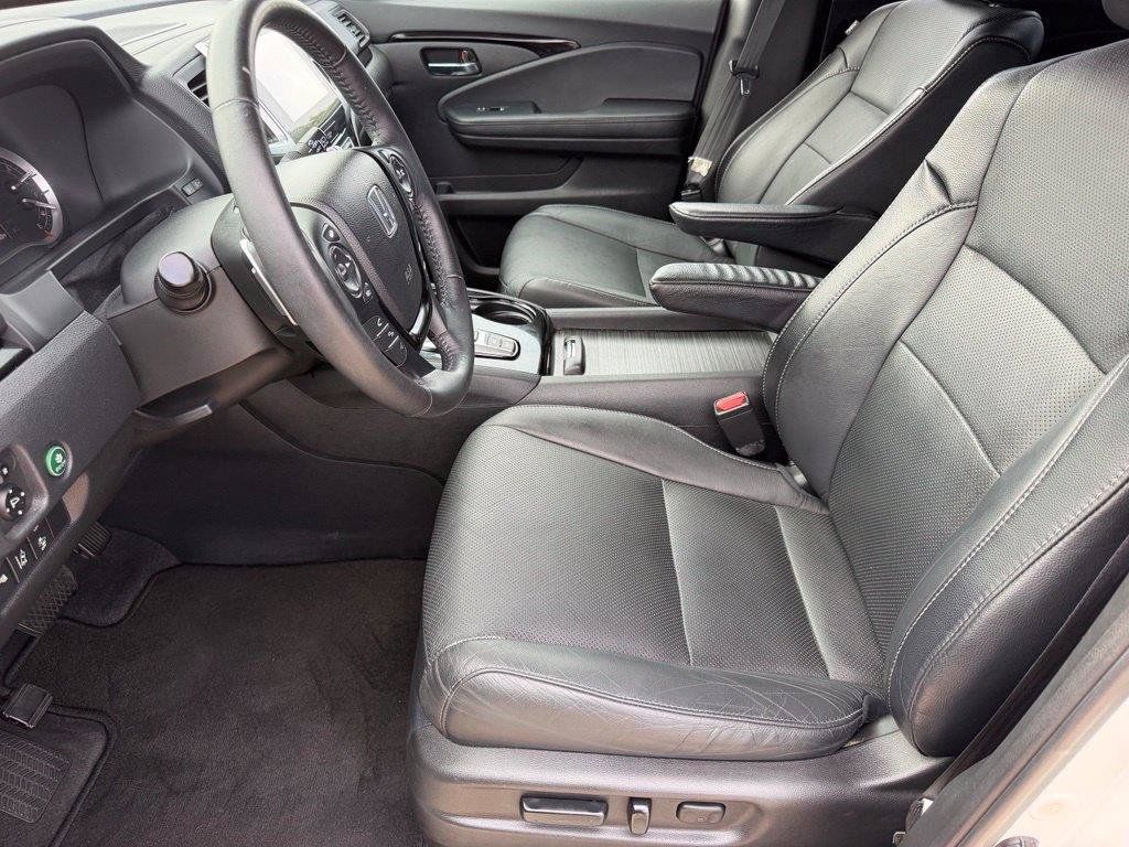 Used 2017 Honda Pilot Elite image 9