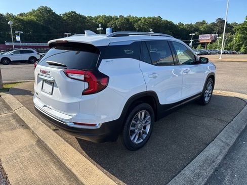 Used 2024 GMC Terrain SLT FWD image 5