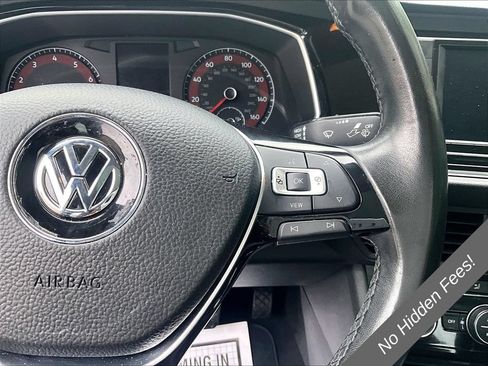 Used 2019 Volkswagen Jetta SE w/ Cold Weather Package FWD image 14