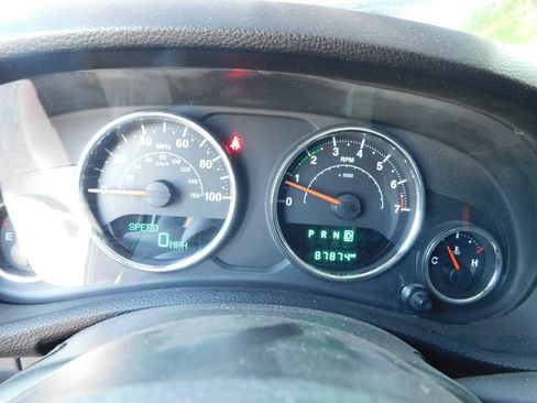 Used 2016 Jeep Wrangler Unlimited Sport w/ Connectivity Group AWD/4WD image 11