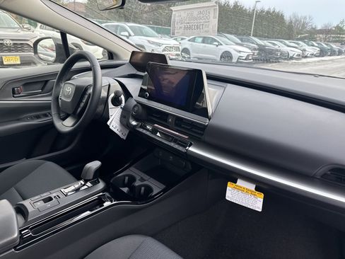 New 2026 Toyota Prius LE image 13