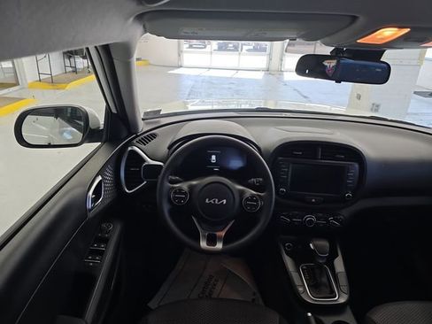 Used 2025 Kia Soul LX image 12
