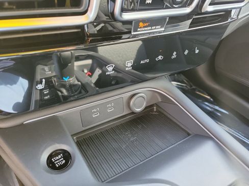 New 2026 Nissan Sentra SV w/ SV Convenience Package FWD image 22