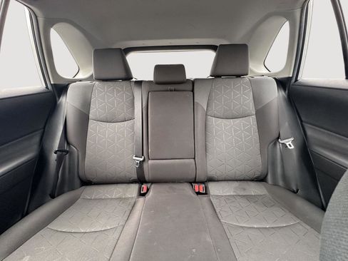 Used 2020 Toyota RAV4 XLE w/ Convenience Package FWD image 13
