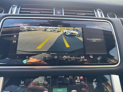 Used 2020 Land Rover Range Rover HSE image 22