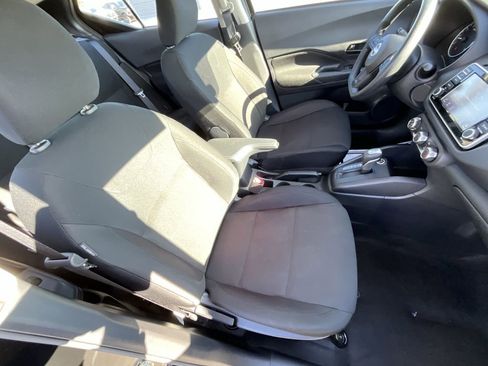 Certified 2025 Nissan Kicks Play S image 18