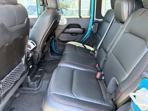 Used 2024 Jeep Wrangler Unlimited Rubicon AWD/4WD image 11