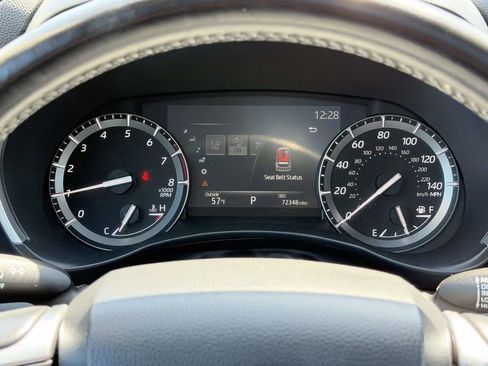 Used 2021 Toyota Highlander XLE image 11