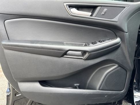 New 2024 Ford Edge SE image 11