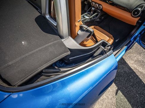 Used 2017 FIAT 124 Spider Lusso RWD image 43