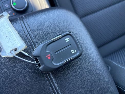 Used 2024 GMC Terrain SLE FWD image 22