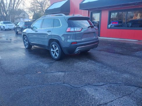 Used 2019 Jeep Cherokee Limited image 16