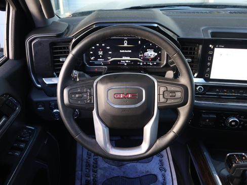 Used 2024 GMC Sierra 1500 Elevation w/ Preferred Package image 17