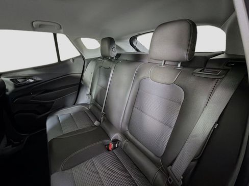 Used 2025 Chevrolet Trax LT w/ LT Convenience Package FWD image 23