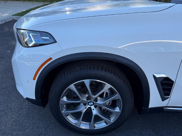 Used 2026 BMW X5 xDrive40i AWD/4WD image 9