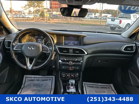 Used 2017 INFINITI QX30 AWD image 15