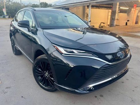 Used 2024 Toyota Venza Limited image 10