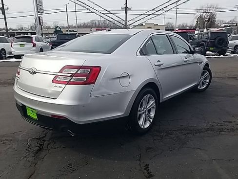 Used 2018 Ford Taurus SEL image 6