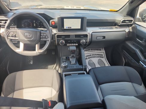 Used 2025 Toyota Tacoma TRD Off-Road image 34