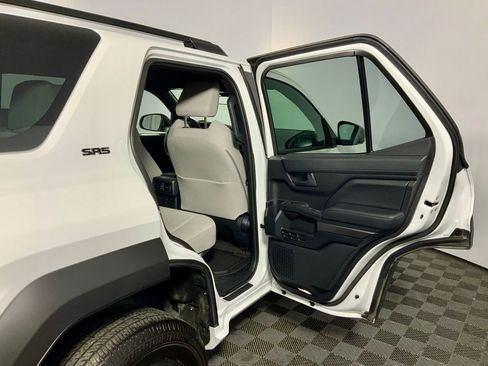 Used 2025 Toyota 4Runner SR5 AWD/4WD image 34