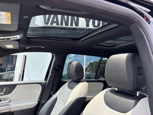 Used 2021 Mercedes-Benz GLB 250 image 15