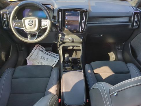 Used 2023 Volvo XC40 Recharge Plus image 42