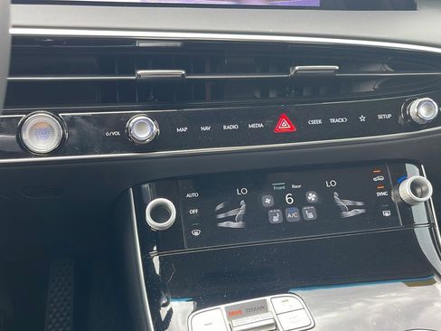New 2026 Genesis GV70 2.5T AWD/4WD image 29