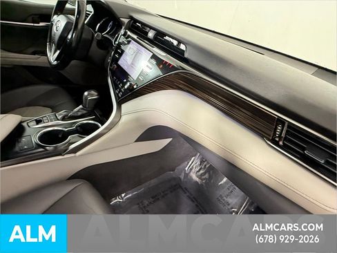 Used 2019 Toyota Camry XLE image 47