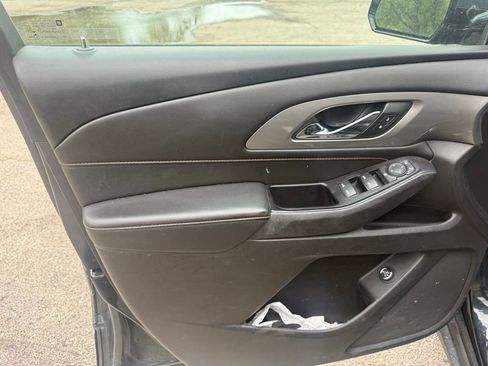 Used 2019 Chevrolet Traverse LT AWD/4WD image 12