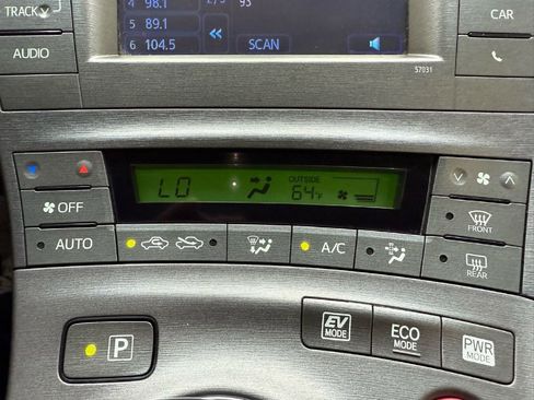 Used 2013 Toyota Prius Three image 16