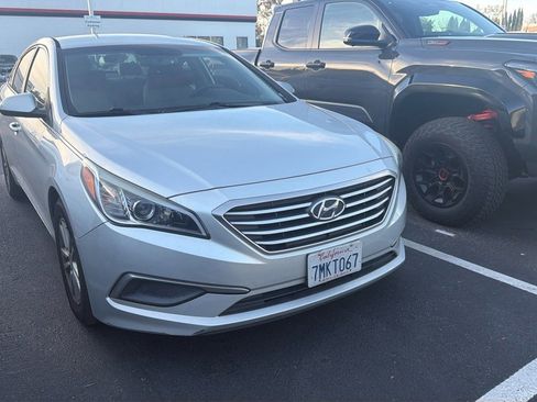 Used 2016 Hyundai Sonata SE image 1