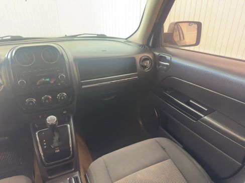 Used 2014 Jeep Patriot Sport w/ Power Value Group image 14