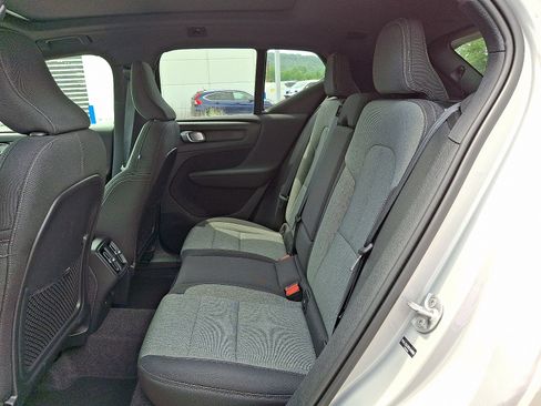 Certified 2025 Volvo XC40 B5 Core image 10