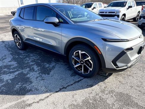 New 2026 Chevrolet Equinox EV LT image 8