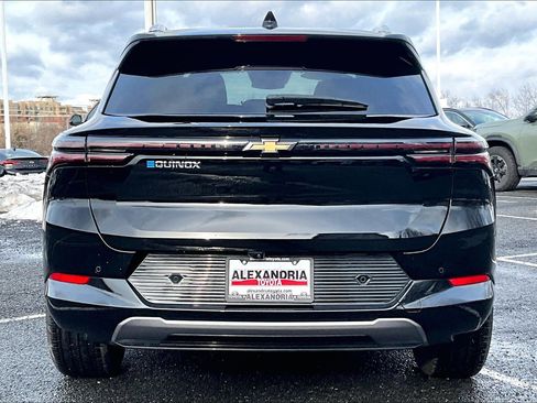 Used 2024 Chevrolet Equinox EV LT image 4