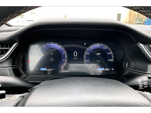 Used 2024 Jeep Grand Cherokee Altitude AWD/4WD image 23