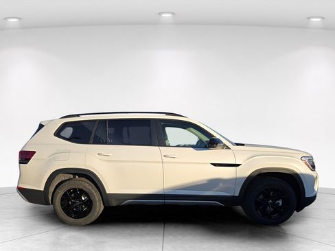 New 2026 Volkswagen Atlas Peak Edition AWD/4WD image 6