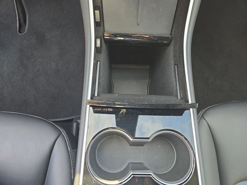 Used 2020 Tesla Model Y Long Range image 20