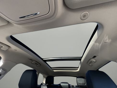 Used 2024 Lincoln Corsair Premiere w/ Equipment Group 101A image 16