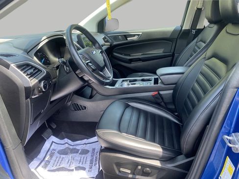 Certified 2024 Ford Edge SEL w/ Convenience Package AWD/4WD image 3