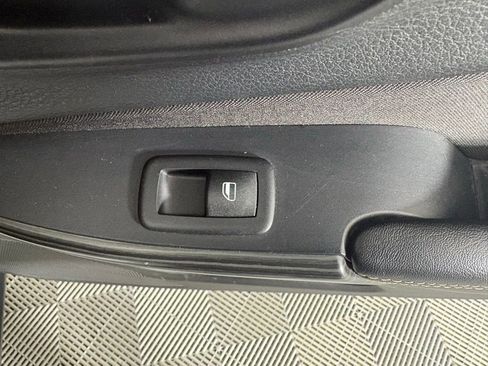 Used 2015 Jeep Cherokee Latitude w/ Cold Weather Group image 39