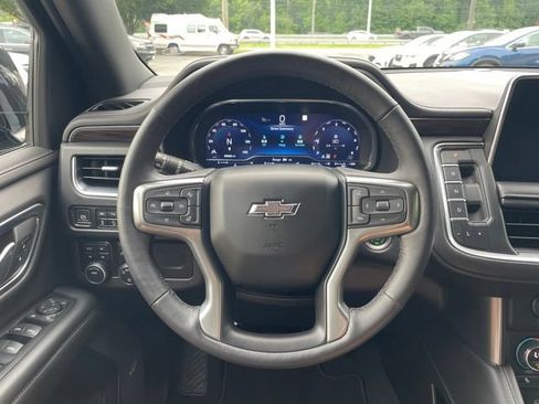 Used 2022 Chevrolet Tahoe Z71 w/ Luxury Package AWD/4WD image 20
