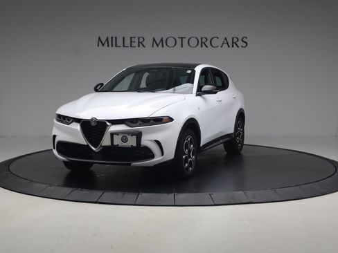 Used 2024 Alfa Romeo Tonale Ti w/ Premium Interior Package AWD/4WD image 12