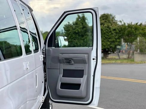 Used 2011 Ford E-150 and Econoline 150 w/ PWR Group RWD image 24