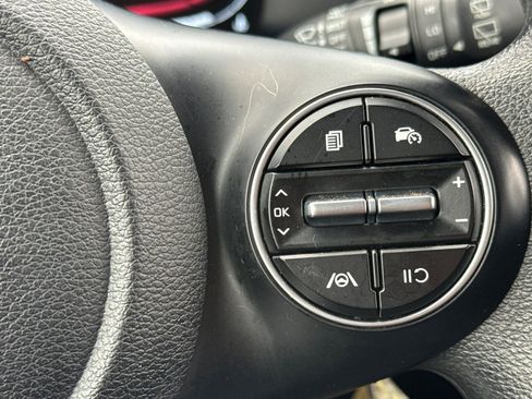 Used 2023 Kia Soul LX w/ LX Technology Package image 25