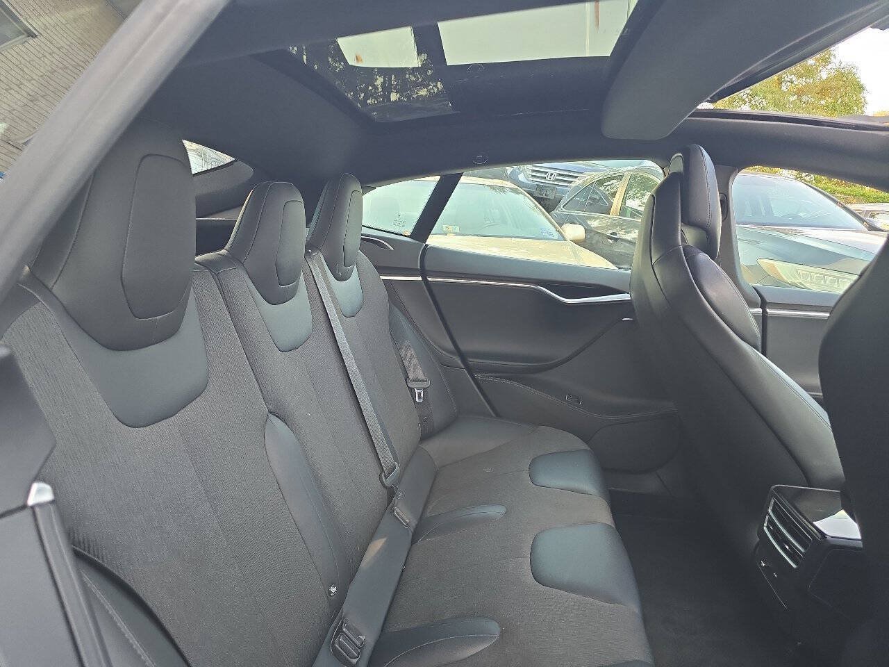 Used 2017 Tesla Model S 60 RWD image 23