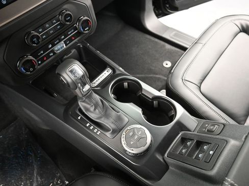 New 2025 Ford Bronco Outer Banks image 16