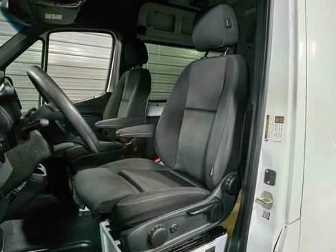 Used 2019 Mercedes-Benz Sprinter 170 image 15